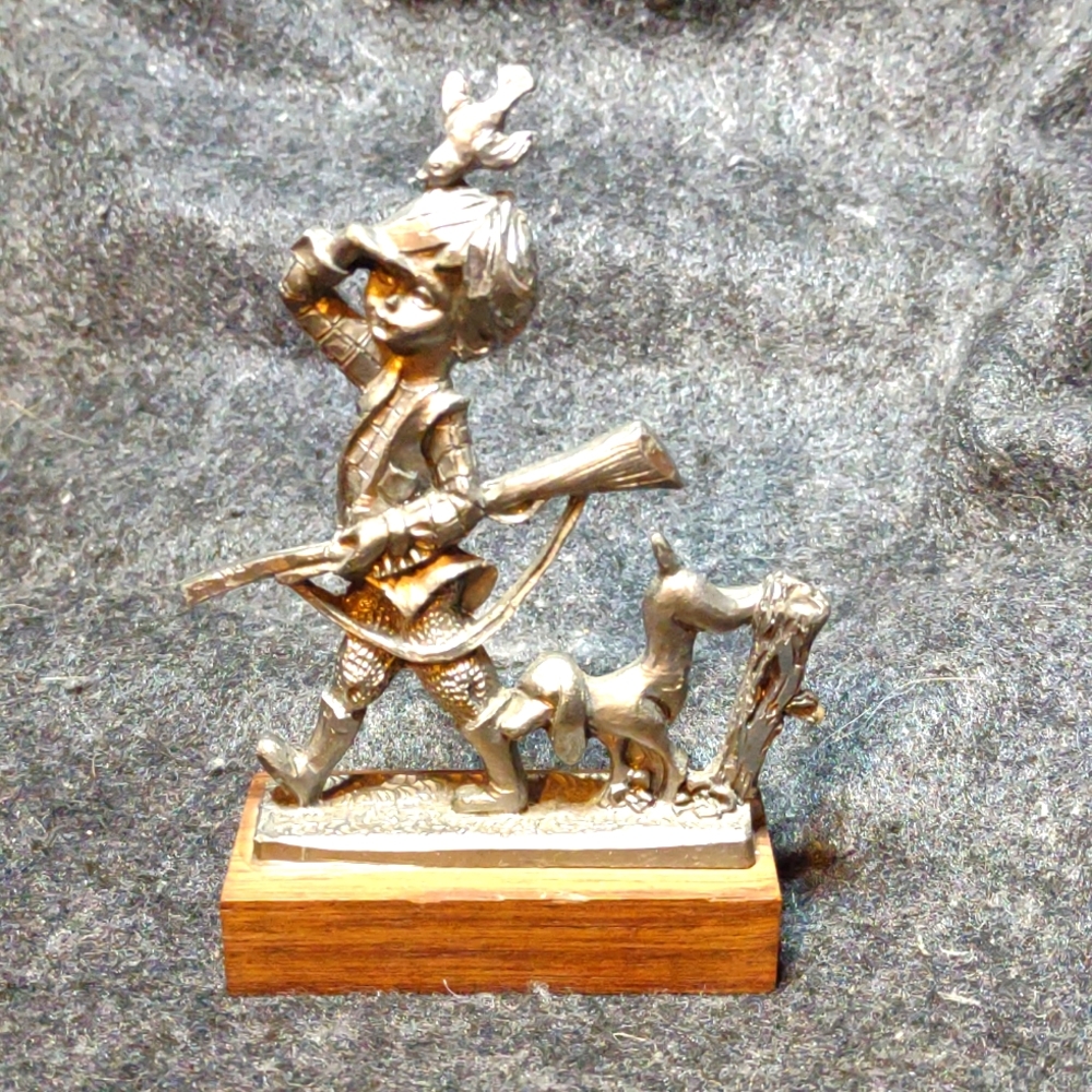 Vintage peltro made in Italy metal, pewter?